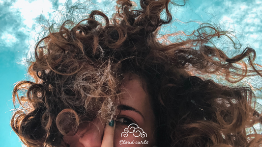 Les bienfaits de l'huile de coco pour vos cheveux afro