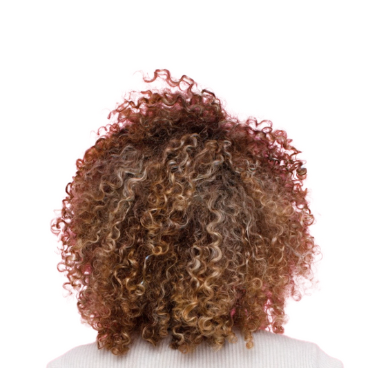 Comment éviter les nœuds dans vos cheveux texturés