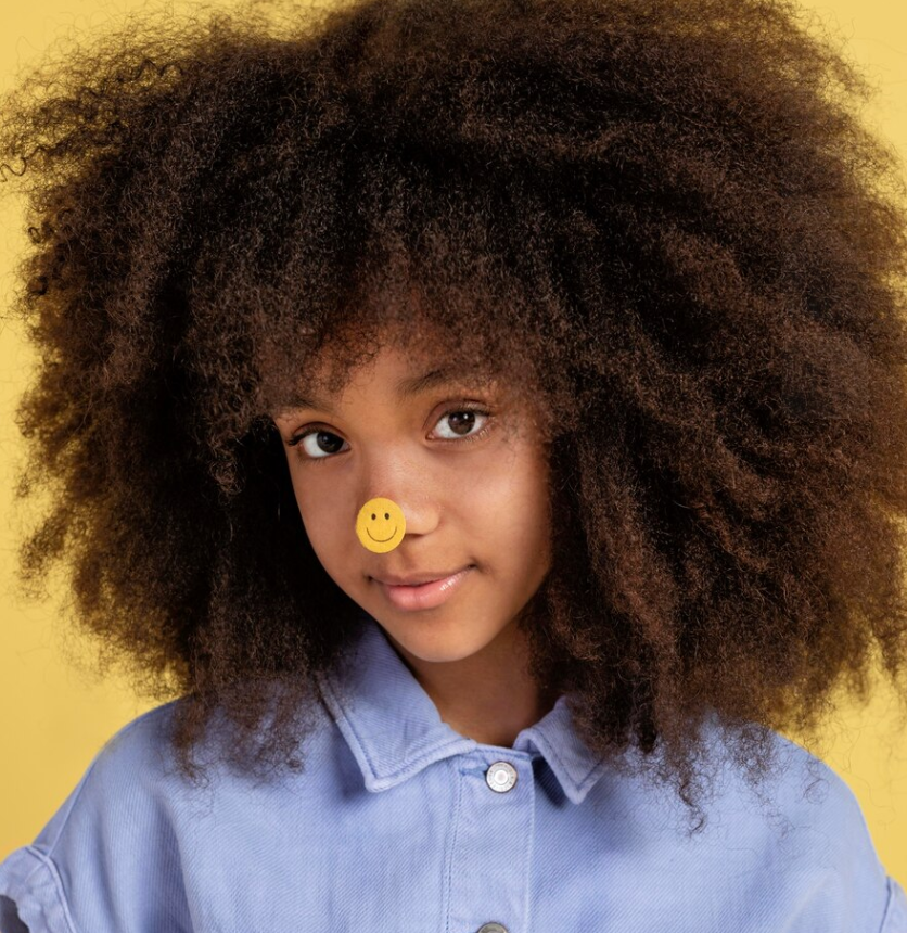 Comment prendre soin des cheveux frisés des enfants